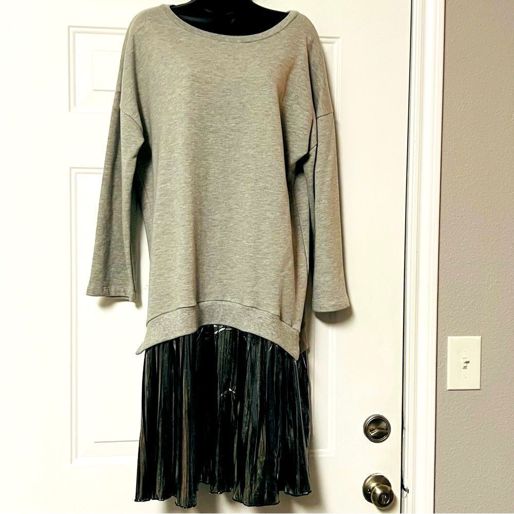 Athletic dress Metallic Sweatshirt Relaxed Gray Drop Waist Silver Pleats Skirt L